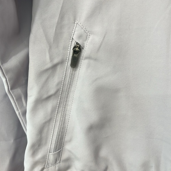 Brand new New Balance light runner jacket - Picture 3 of 7